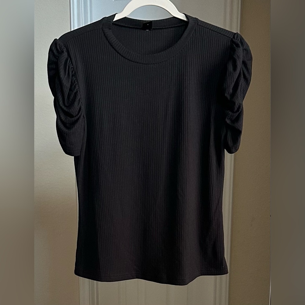 SHEIN Black Short Sleeve Ribbed Top